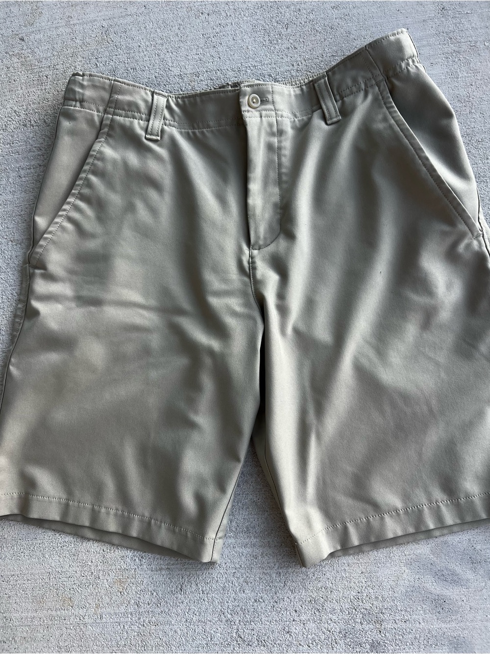 Under Armour Youth Boys XL Khaki Golf Shorts Adjustable waist